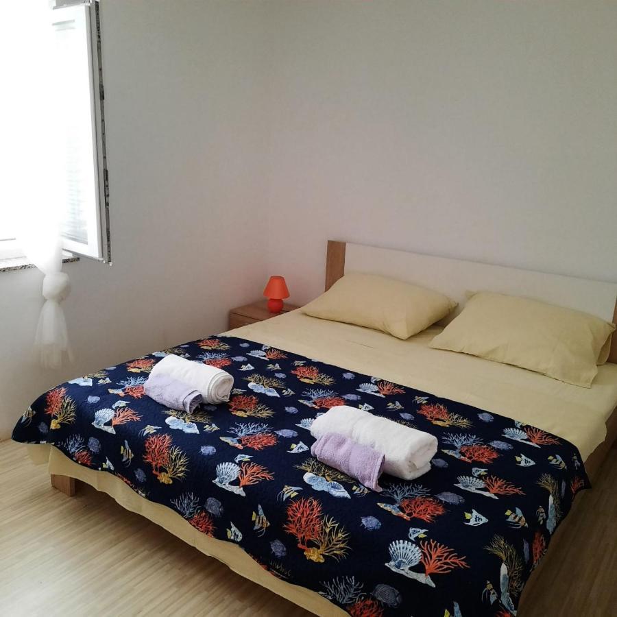 Apartmani Loli Углян Екстериор снимка