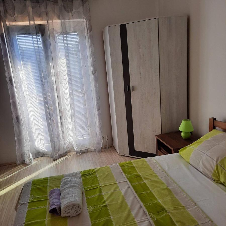 Apartmani Loli Углян Екстериор снимка