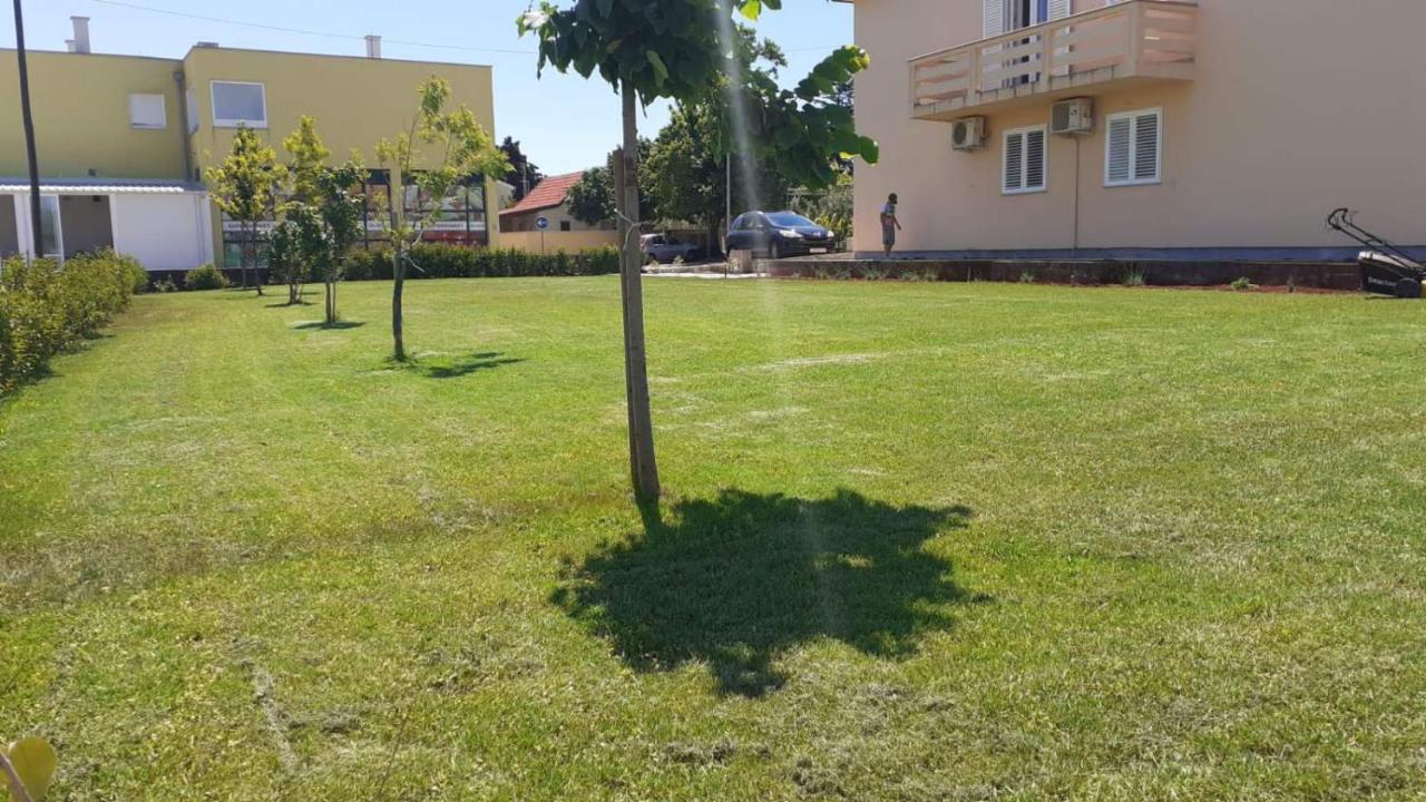 Apartmani Loli Углян Екстериор снимка