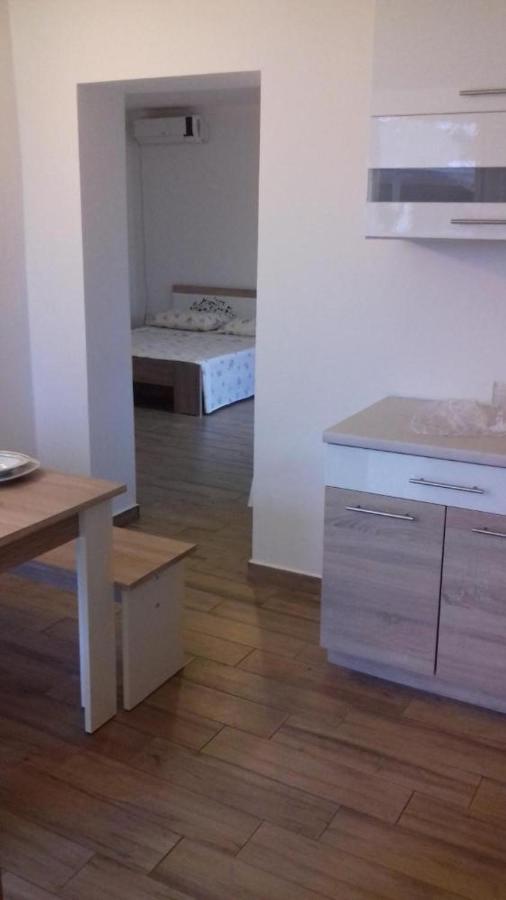 Apartmani Loli Углян Екстериор снимка